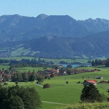 Апартаменты Ferienwohnung, Bauernhof Mit Angel- Und Badesee, Rosshaupten, Allgau